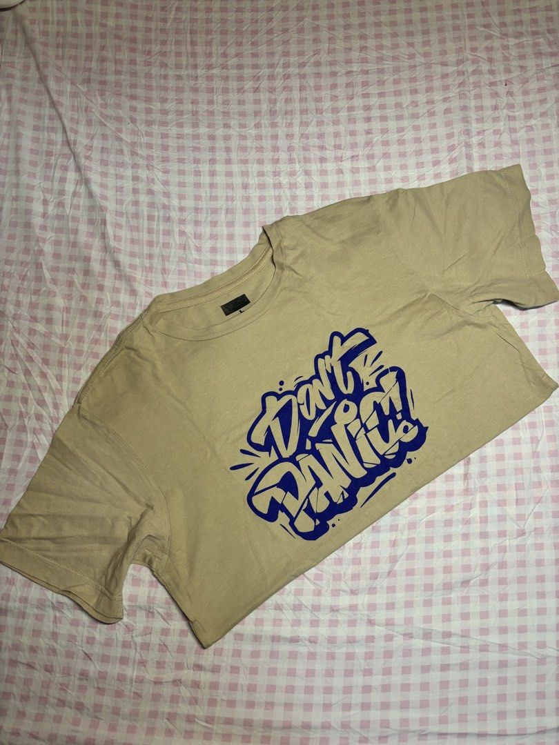 Don’t Panic Statement Shirt (Category: Shirts) located in San Juan City. Submitted by angel_aura_archive (Listing ID 1468359133, Image 1). Description: - Worn once - Large on Tag - All of the details are here n po so pls matuto po magbasa and no to low bailers!! I can give discount if marami po kukunin. They are not from ukay and they are from my personal collection from my closet (purpose is to declutter)..