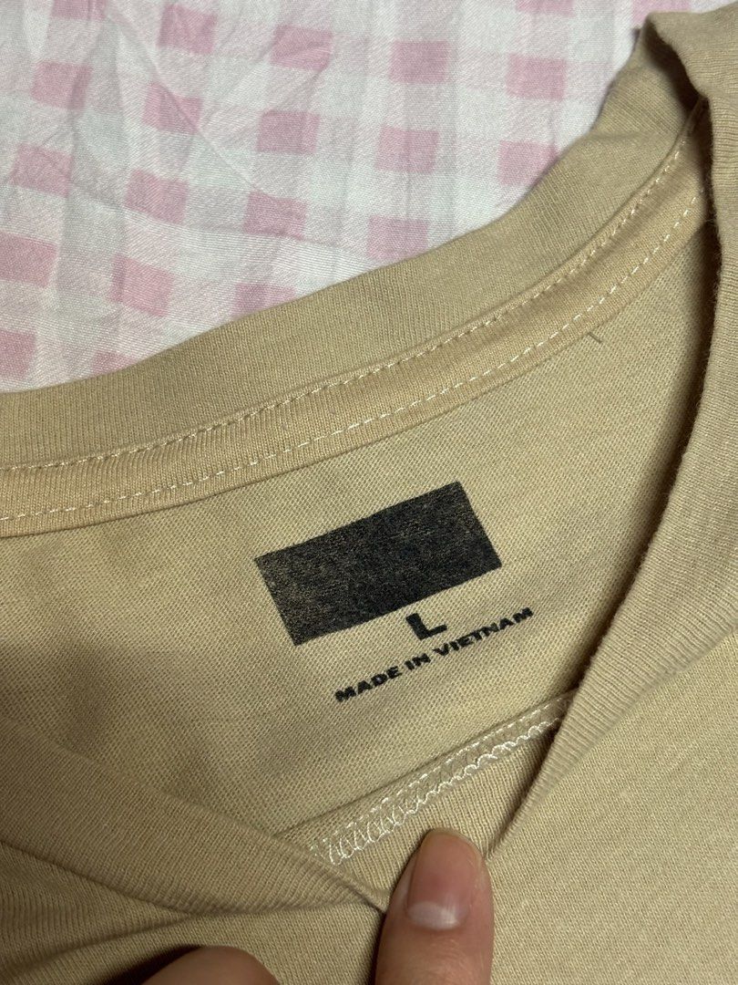 Don’t Panic Statement Shirt (Category: Shirts) located in San Juan City. Submitted by angel_aura_archive (Listing ID 1468359133, Image 3). Description: - Worn once - Large on Tag - All of the details are here n po so pls matuto po magbasa and no to low bailers!! I can give discount if marami po kukunin. They are not from ukay and they are from my personal collection from my closet (purpose is to declutter)..