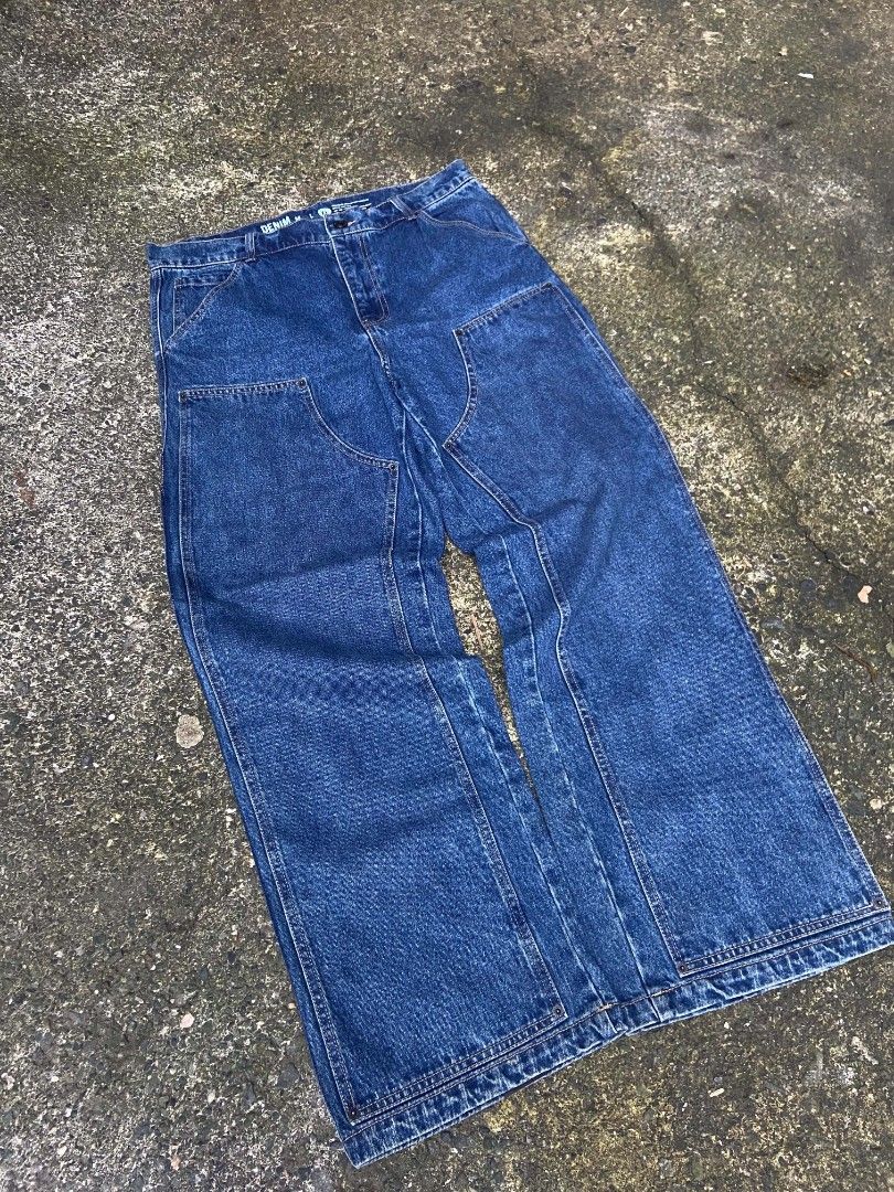 Double Knee Pants (Category: Activewear) located in Quezon City. Submitted by nnika (Listing ID 1468455216, Image 1). Description: .