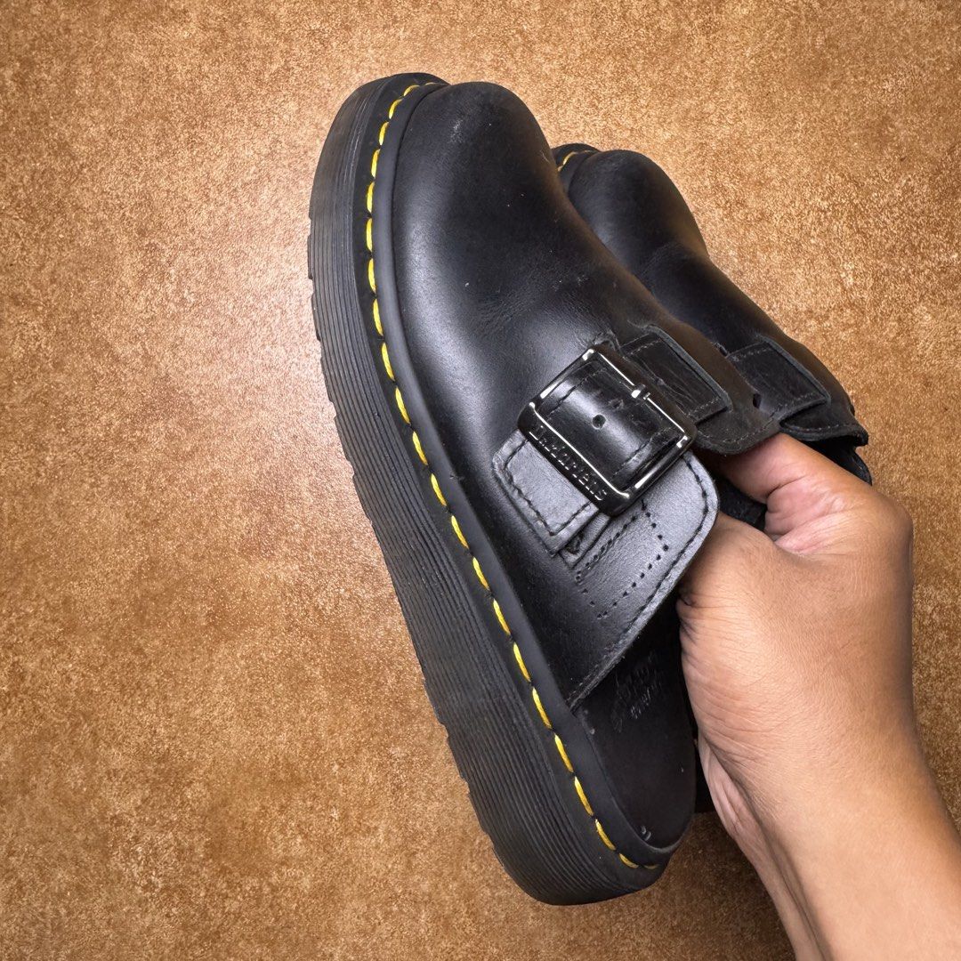DR. MARTENS CLOGS (Category: Slippers and slides) located in Panabo. Submitted by shoerarefinds (Listing ID 1468304956, Image 3). Description: Dr. MÂŘȚĚÑŠ ÇŁÓĞS SIZE: CM 23.5 / EURO 36 / US 6 Excellent Condition, can fit to size 37 LOCATION: PANABO CITY, DAVAO DEL NORTE, 8105 2100 FREESHIPPING.