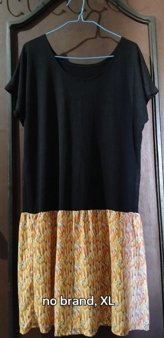 Dress Bundle (Category: Dresses) located in Subic. Submitted by raence (Listing ID 1468288319, Image 2). Description: Clothes bundle Brand: Banana Republic - Size: 8 - sleeveless, navy and grey floral print - Design: V-neck faux-wrap bodice and knee-length cut - Closure: Convenient side zip - Versatility: Ideal for office wear or weekend outings No brand drop waist color-block midi dress size: XL No brand Lavender long sleeve top, with round crew
