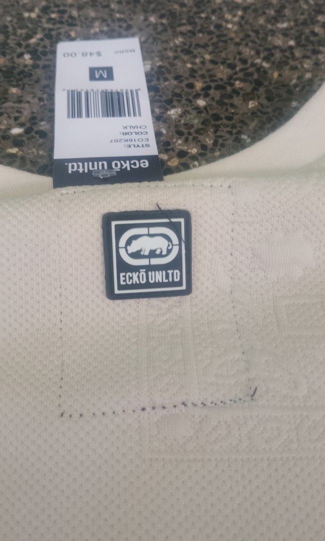 Ecko embossed design tee (Category: Tshirts & Polo Shirts ) located in Oas. Submitted by yortzzz (Listing ID 1468431658, Image 3). Description: no issue! bago pa.