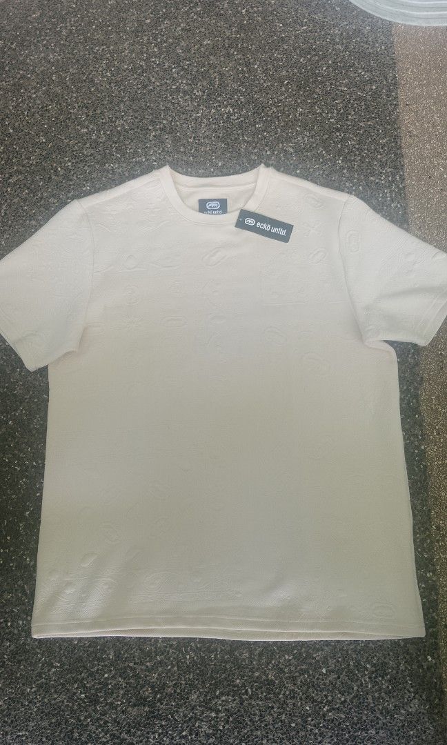 Ecko embossed design tee (Category: Tshirts & Polo Shirts ) located in Oas. Submitted by yortzzz (Listing ID 1468431658, Image 1). Description: no issue! bago pa.