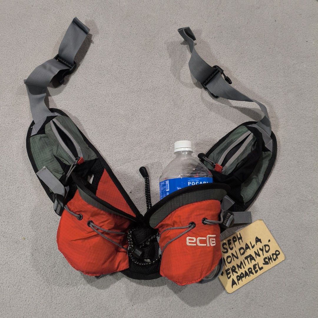 ECRB Hydration beltbag (Category: Belt bags, Clutches and Pouches) located in Calatrava. Submitted by ermitany0 (Listing ID 1468417455, Image 1). Description: ECRB Hydration beltbag very good condition location: Negros Occidental PM if interested 📩📩📩📩.