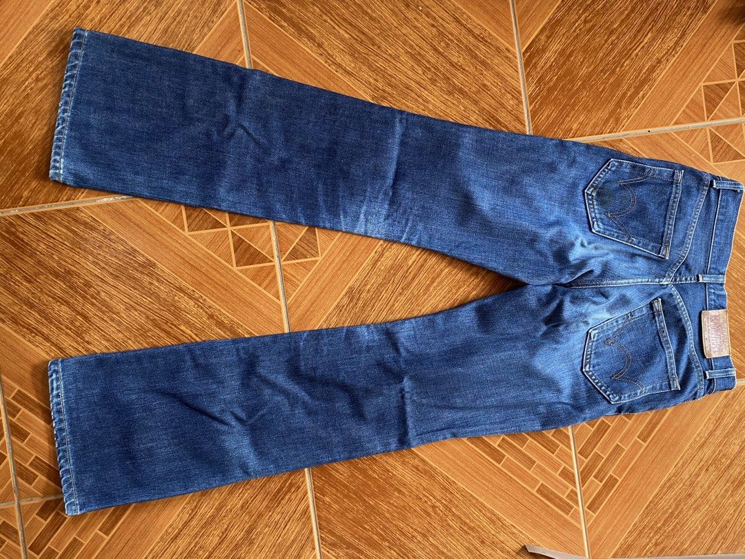 Edwin Miss 503 size 27 (Category: Jeans) located in Manila. Submitted by franz.526 (Listing ID 1468316925, Image 3). Description: For Sale Edwin Miss 503 size 27 Womens Size 27 (Miss 503) Bootcut Waist 27 Inseam 31 in Outseam/Length 40 in Rise 10 in Hem 8.8 in Indigo Color Japan Ready to wear Issue: melted candy stain sa left back pocket na umabot sa left front pocket at lower back leg (di pansin) Note: I washed the jeans thoroughly especially yu