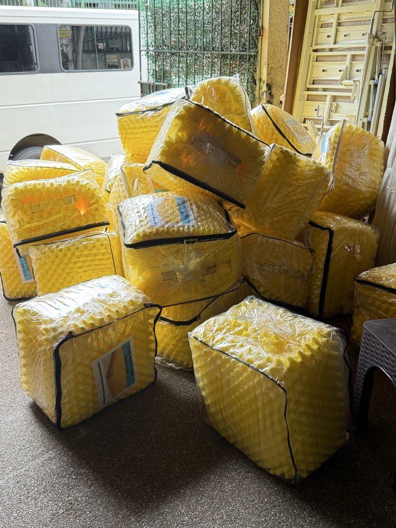 Egg mattress (Category: Medical Supplies & Tools) located in Quezon City. Submitted by indaytals (Listing ID 1468398383, Image 1). Description: COD Onhand.