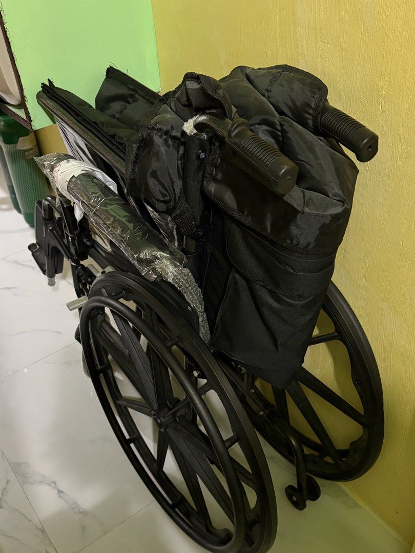 Electric Wheelchair (Category: Wheelchairs) located in Pasay City. Submitted by missdior_17 (Listing ID 1468346029, Image 3). Description: Drive 22i Cirrus Plus EC Folding Power Chair Used Once lang. We bought it for $4000. Selling low na. 2 extra batteries included worth $100 each. Description: Foldable, lightweight frame makes portability and transportation easy and convenient. Integrated, programmable PG controller. Adjustable height flip back