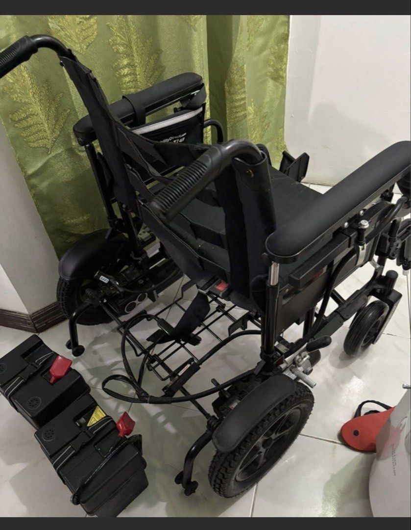 Electric Wheelchair (Category: Wheelchairs) located in Pasay City. Submitted by missdior_17 (Listing ID 1468346029, Image 2). Description: Drive 22i Cirrus Plus EC Folding Power Chair Used Once lang. We bought it for $4000. Selling low na. 2 extra batteries included worth $100 each. Description: Foldable, lightweight frame makes portability and transportation easy and convenient. Integrated, programmable PG controller. Adjustable height flip back