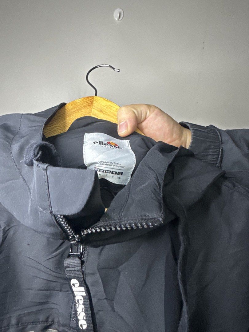 ELLESSE ANORAK JACKET (Category: Coats, Jackets and Outerwear) located in Molave. Submitted by thriftmate13 (Listing ID 1468459851, Image 2). Description: .