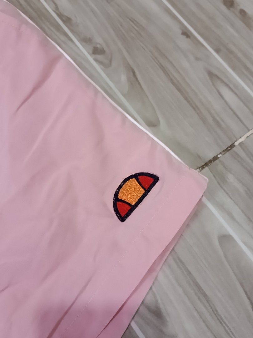 ELLESSE NYLON SHORT (freeshipping) (Category: Shorts) located in Quezon City. Submitted by gyl-stop (Listing ID 1468458620, Image 3). Description: free shipping 32-37 x 15.5 excellent condi cr: 9.8/10 issue: none.