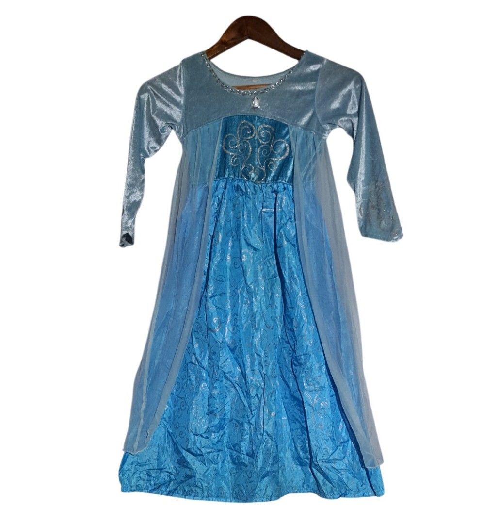 Elsa frozen costume (Category: Babies & Kids Fashion) located in Tanauan. Submitted by yanaspreloved3 (Listing ID 1468308216, Image 1). Description: .