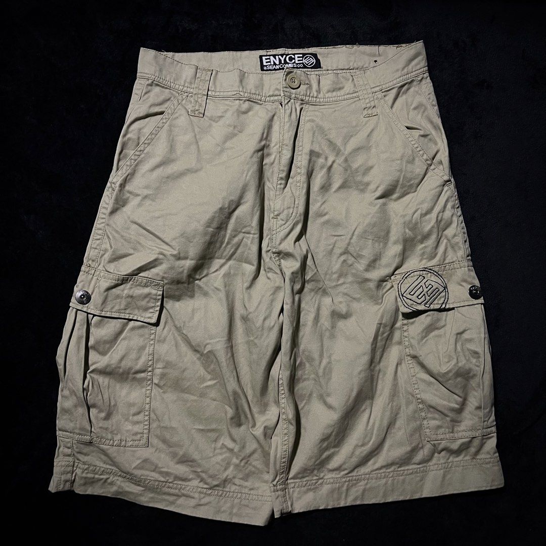 ENYCE HIPHOP MASSIVE CARGO JORTS (Category: Shorts) located in Orani. Submitted by pulverize_tht_ho3 (Listing ID 1468310479, Image 2). Description: dimes: 35x26x13 condition: 10/10 flaw/s: none check slides for the details .
