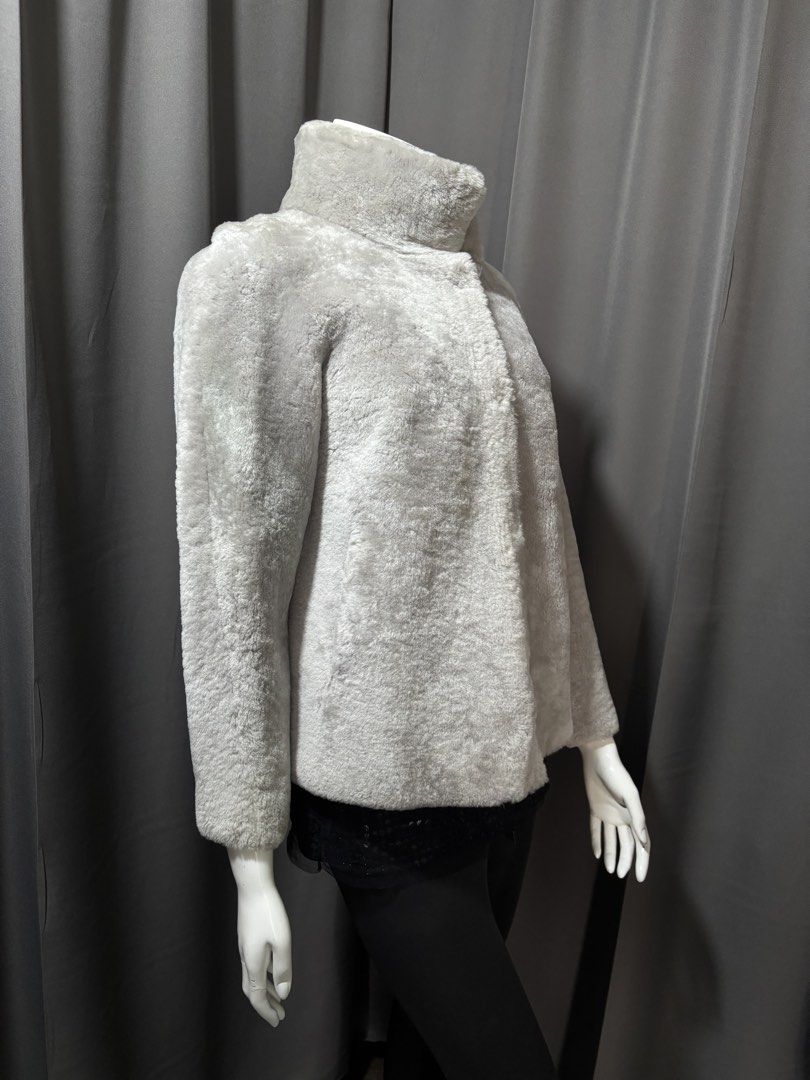 Escada Shearling Leather Jacket (Category: Coats, Jackets and Outerwear) located in Baguio. Submitted by thecollector2600 (Listing ID 1468297475, Image 1). Description: Size 36 20” x 23”.