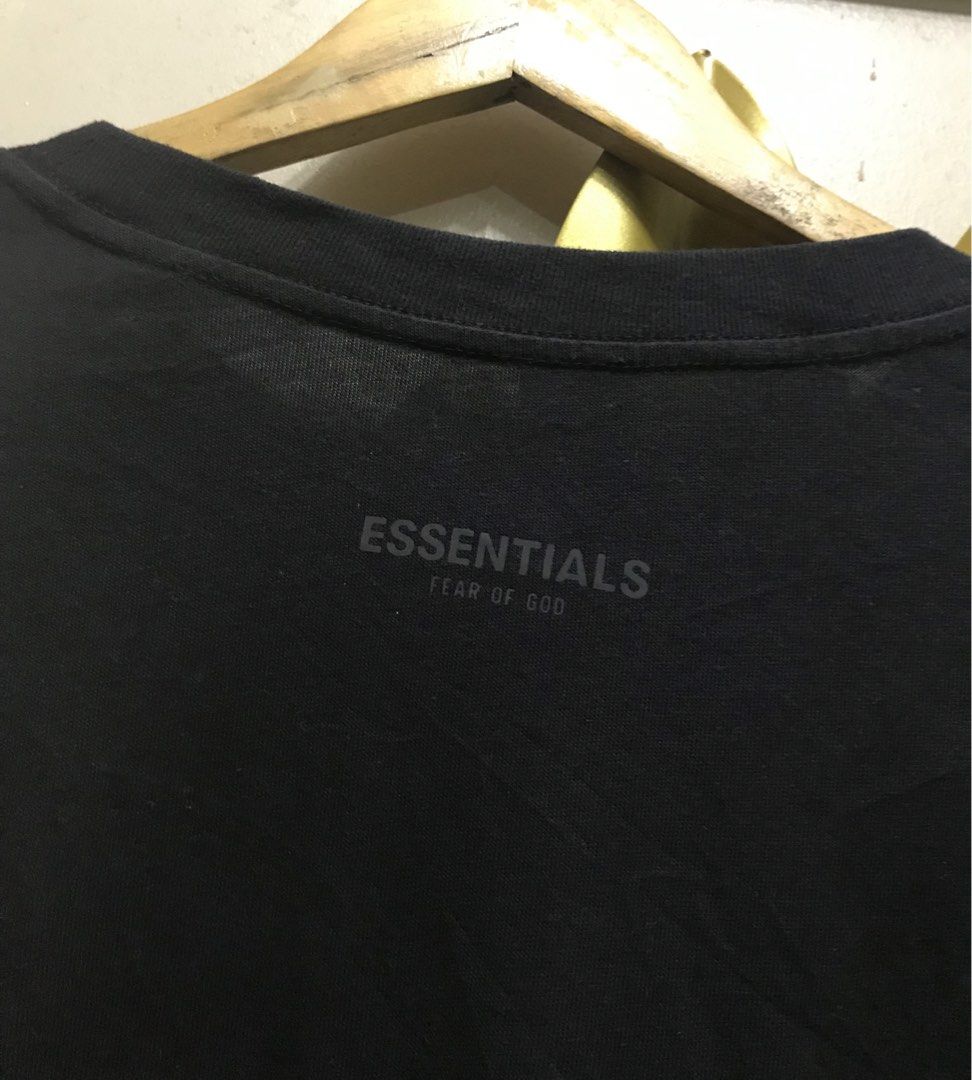 Essentials Fear Of God (Category: Tshirts & Polo Shirts ) located in Angeles City. Submitted by bashthriftstuff123 (Listing ID 1468402613, Image 3). Description: Essentials Fear Of God Size xl to xxl Width 27 Length 30 Verygood condi 350 + SF.