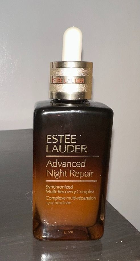 Estee Lauder Advanced Night Repair Serum Synchronized Multi-Recovery Complex (Category: Face Care) located in San Pedro. Submitted by cherelune (Listing ID 1468331084, Image 1). Description: .
