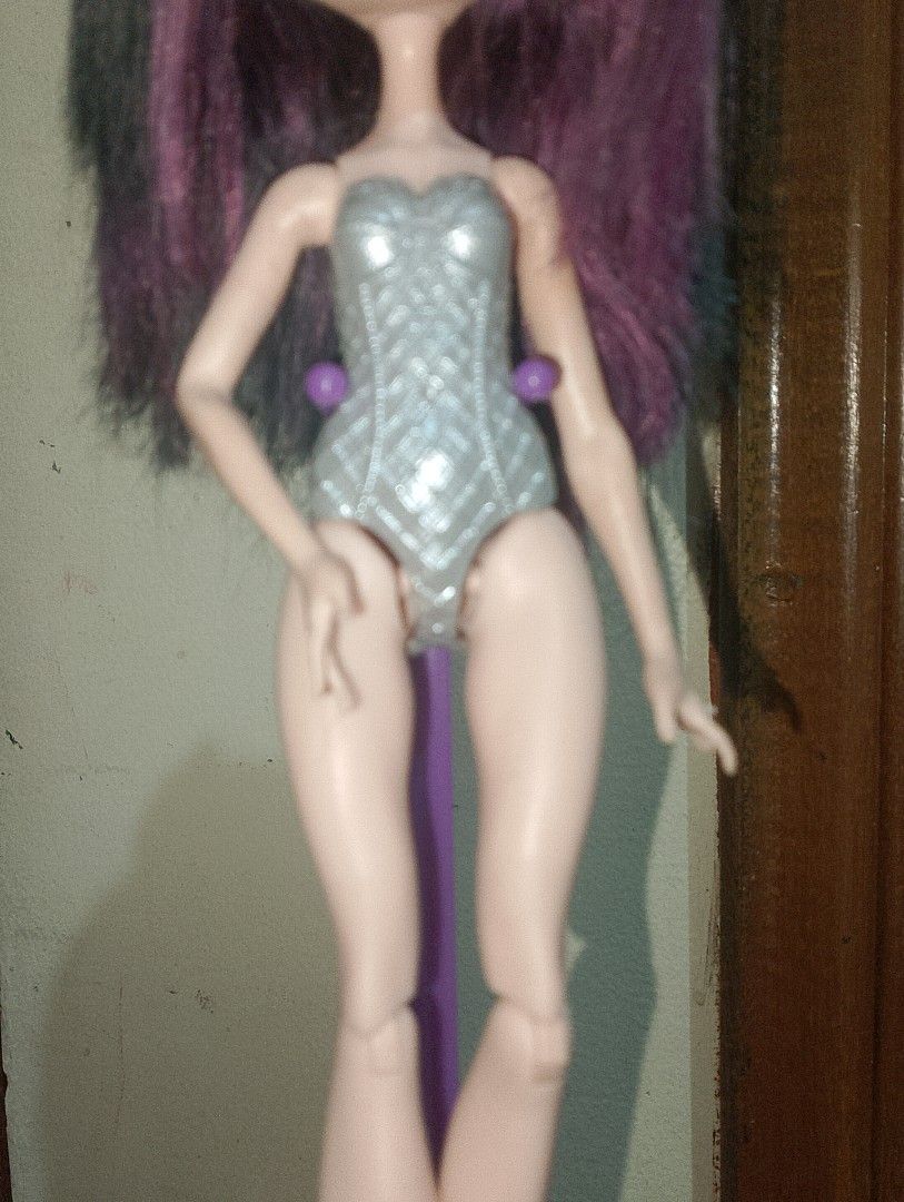 Ever After High 2015 Basic Budgeted Raven Nude (Category: Kids Toys) located in Talisay. Submitted by zenith_0 (Listing ID 1468459827, Image 2). Description: 2015 Basic budgeted raven nude *bite marks on feet and hand.