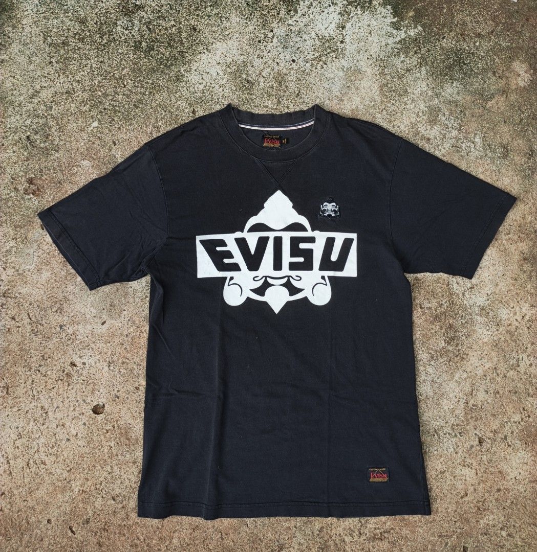 Evisu Heritage Shirt (Category: Tshirts & Polo Shirts ) located in Laguindingan. Submitted by lootsbyberle (Listing ID 1468430901, Image 1). Description: 19x29 Fit to Medium Evisu Hard Tag 🔥 Bacon and minimal discoloration on neckline, hairline/crack on print MOP:GCASH NO COD, NO FREE SHIP POLICY.