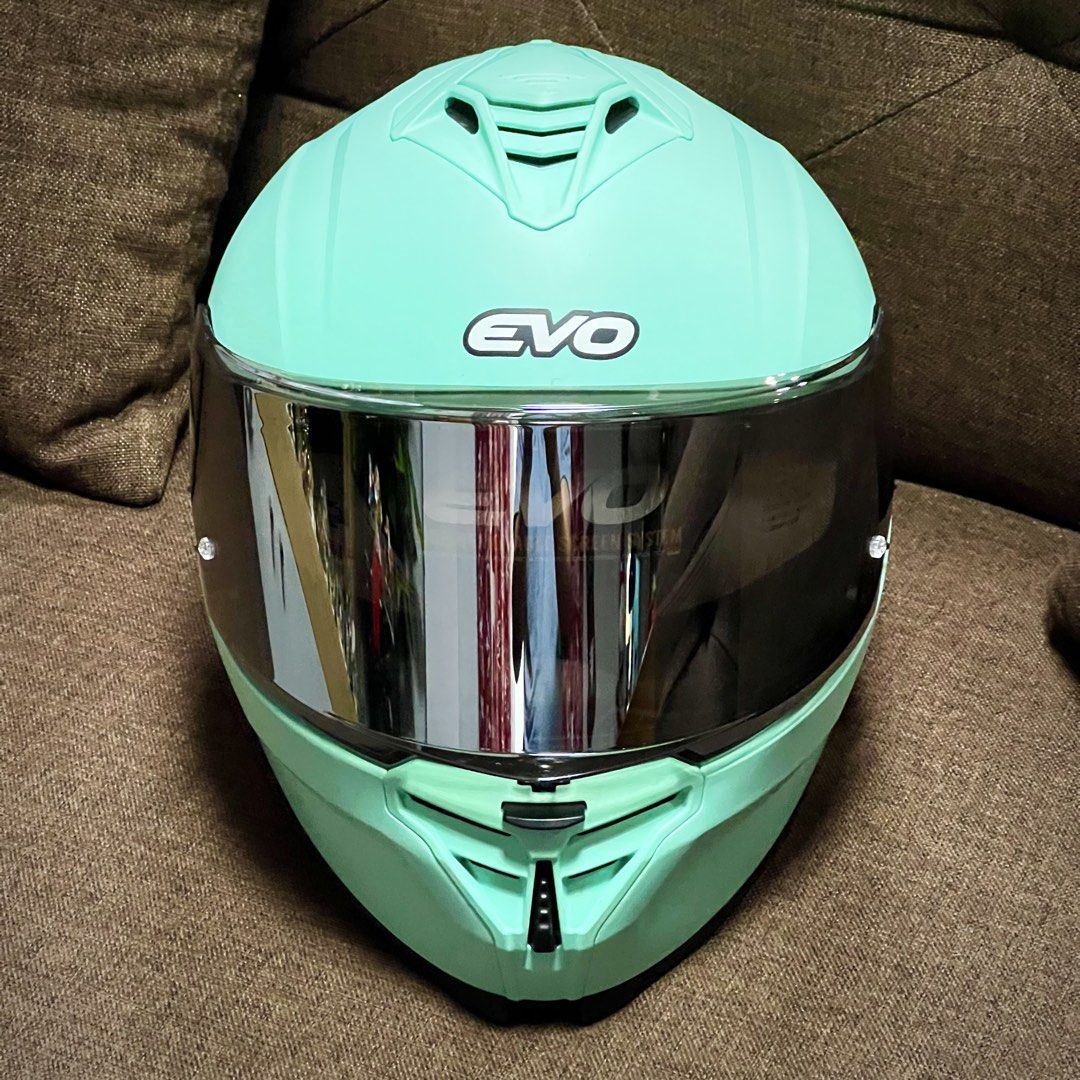 EVO SR-09 Full-Face Helmet – Matte Green (Category: Bicycles) located in Baguio. Submitted by the_mixed_locker (Listing ID 1468313885, Image 2). Description: 💰 ₱3,299 — Slightly negotiable ▪ Used only once — good as new! ▪ No known issues; smells completely new ▪ Size: Large ▪ Includes original box, helmet bag, and extra clear lens, as pictured ▪ Silver/iridium visor ▪ Original box price: ₱4,299 📍 Meetup: SM City Baguio 🚗 Grab delivery within 