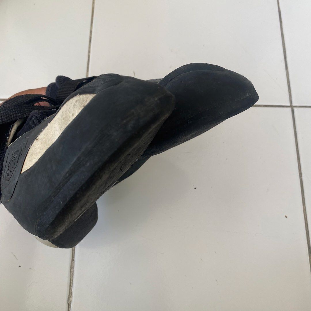 Evolv V6 | Climbing Shoes (Category: Other Sports Equipment and Supplies) located in Cagayan de Oro. Submitted by lanzobear (Listing ID 1468315510, Image 3). Description: inch Evolv V6 US 12 | EUR 46 *This is an upsized pair, im US 11 (Wide) No need for resole yet, plenty of life on the soles. No issues! Bought from BananaFingers April 2026 Upgrading to La Sportiva/Scarpa Pairs.