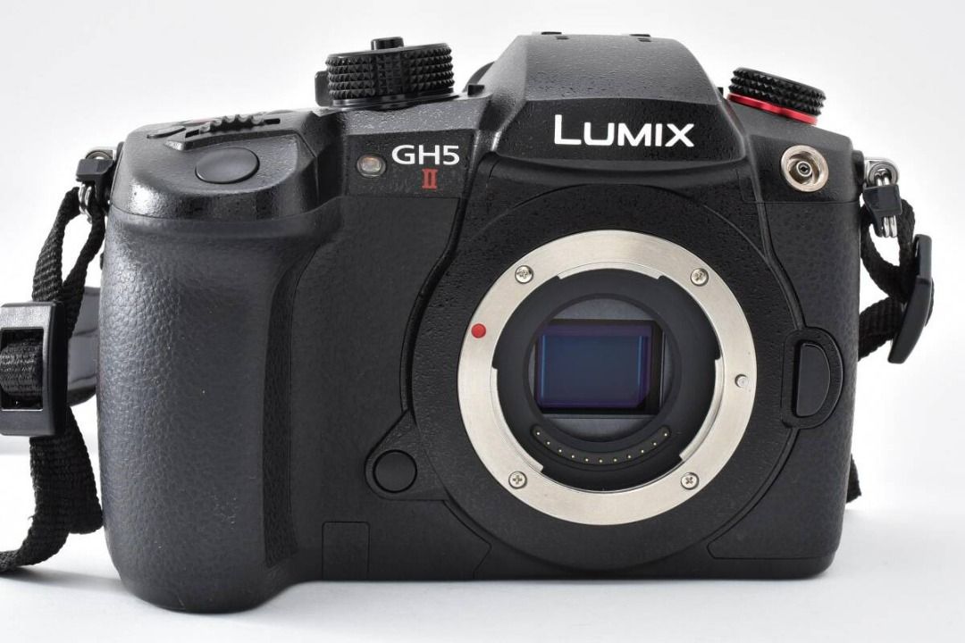 Excellent condition Panasonic LUMIX DC-GH5M2 (Category: Cameras) located in Caloocan City. Submitted by letao_shopping_ph (Listing ID 1468294165, Image 2). Description: ◆Cosmetic Condition The exterior is clean. Please be sure to check the photos. ◆Optical Condition The viewfinder is clear. The LCD screen is clean. ◆Functional Condition Operation has not been tested. 🇯🇵 Interested in this item? Feel free to message us for more details. 🏷️ Prod