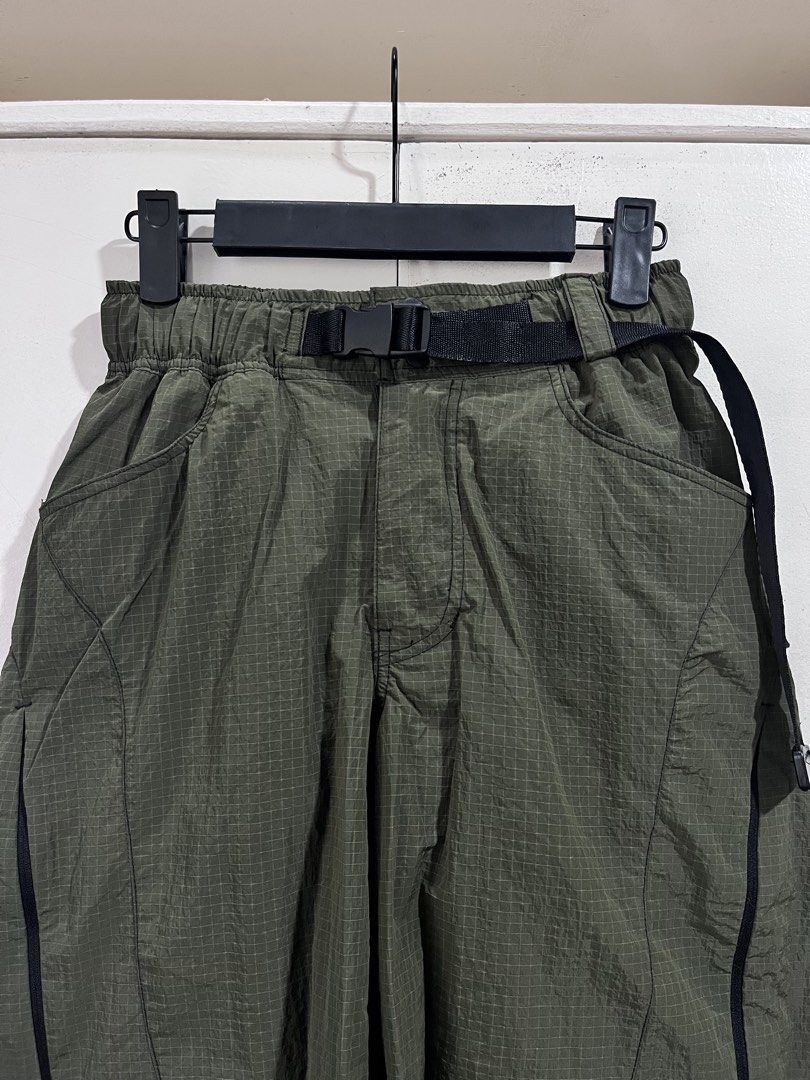 RUSH SALE! Extasis Army Green Expandable Long Shorts XS (Category: Shorts) located in Baguio. Submitted by lovelemons (Listing ID 1468293170, Image 2). Description: Extasis Army Green Expandable Long Shorts XS Fits Waist 25 Elasticated Waist Bought brand new.