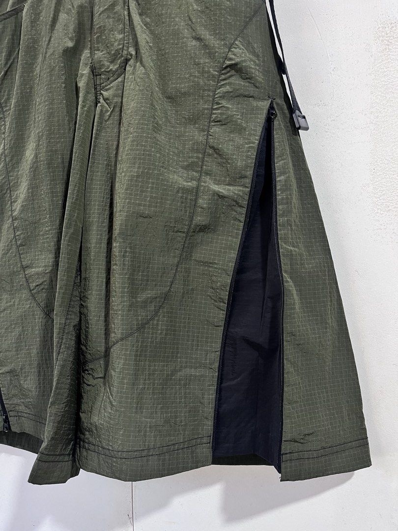 RUSH SALE! Extasis Army Green Expandable Long Shorts XS (Category: Shorts) located in Baguio. Submitted by lovelemons (Listing ID 1468293170, Image 3). Description: Extasis Army Green Expandable Long Shorts XS Fits Waist 25 Elasticated Waist Bought brand new.