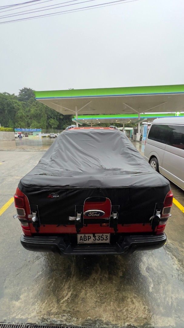Extendable Bedliner Cover for Ford Ranger Wildtrak (Category: Body Parts and Accessories) located in Rizal. Submitted by dainsb (Listing ID 1468439791, Image 1). Description: • Leakproof • Used once then stored Materials: Outer - cordura rubber (same sa material ng jansport bag) Inner center - silver backing (tela ng payong) Inner side - cotton brass (like carpet para iwas gasgas) 10 pcs - coated hanger hook & straps 12 pcs- side release lock Pic