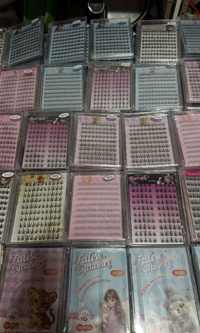 eyelash extension (Category: Makeup) located in Quezon City. Submitted by yukareshin (Listing ID 1468452055, Image 3). Description: 50 pesos each 100-300 pcs 45 pesos each 300-500 pcs 40 pesos each.