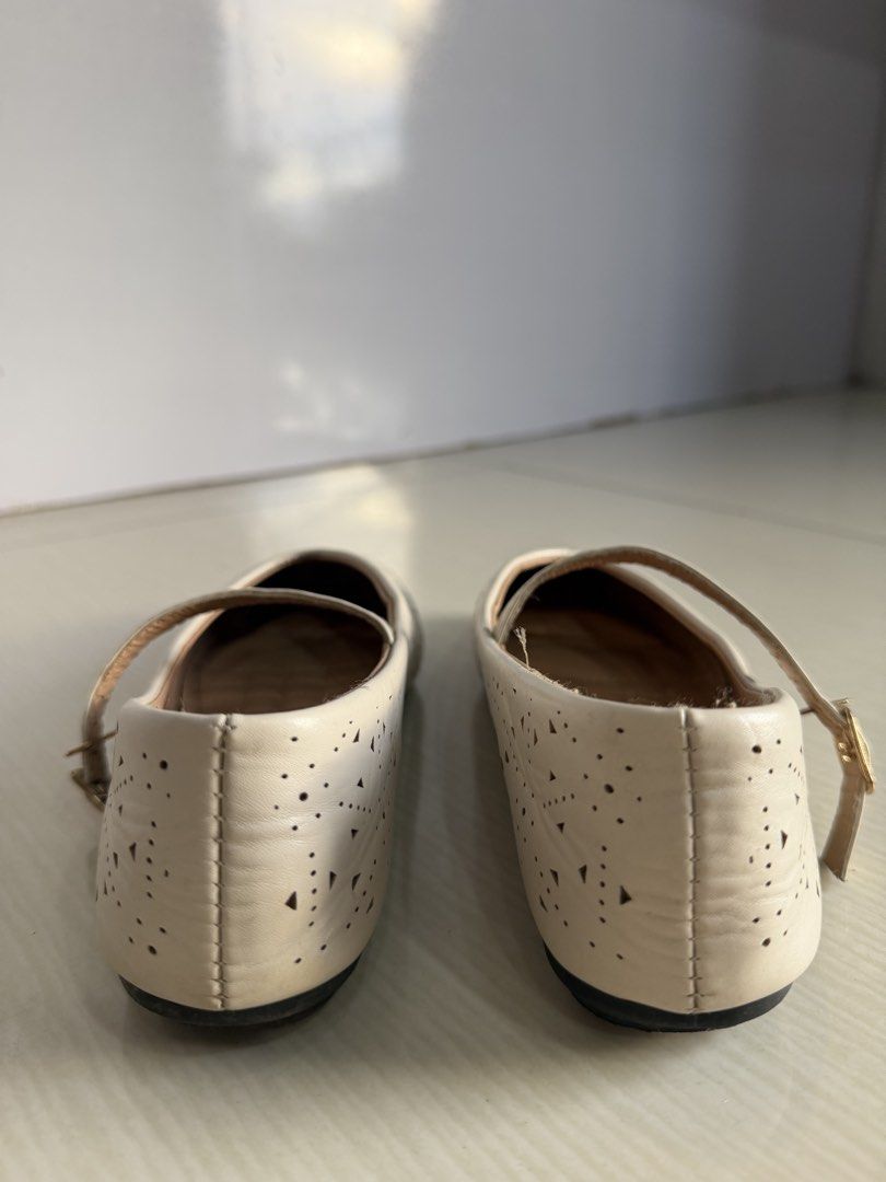 Eyelet ballet flats with adjustable single buckle strap (Category: Flats & Sandals) located in Iloilo. Submitted by youngrabbit.b5670d (Listing ID 1468375137, Image 2). Description: Preloved Used twice Matibay.