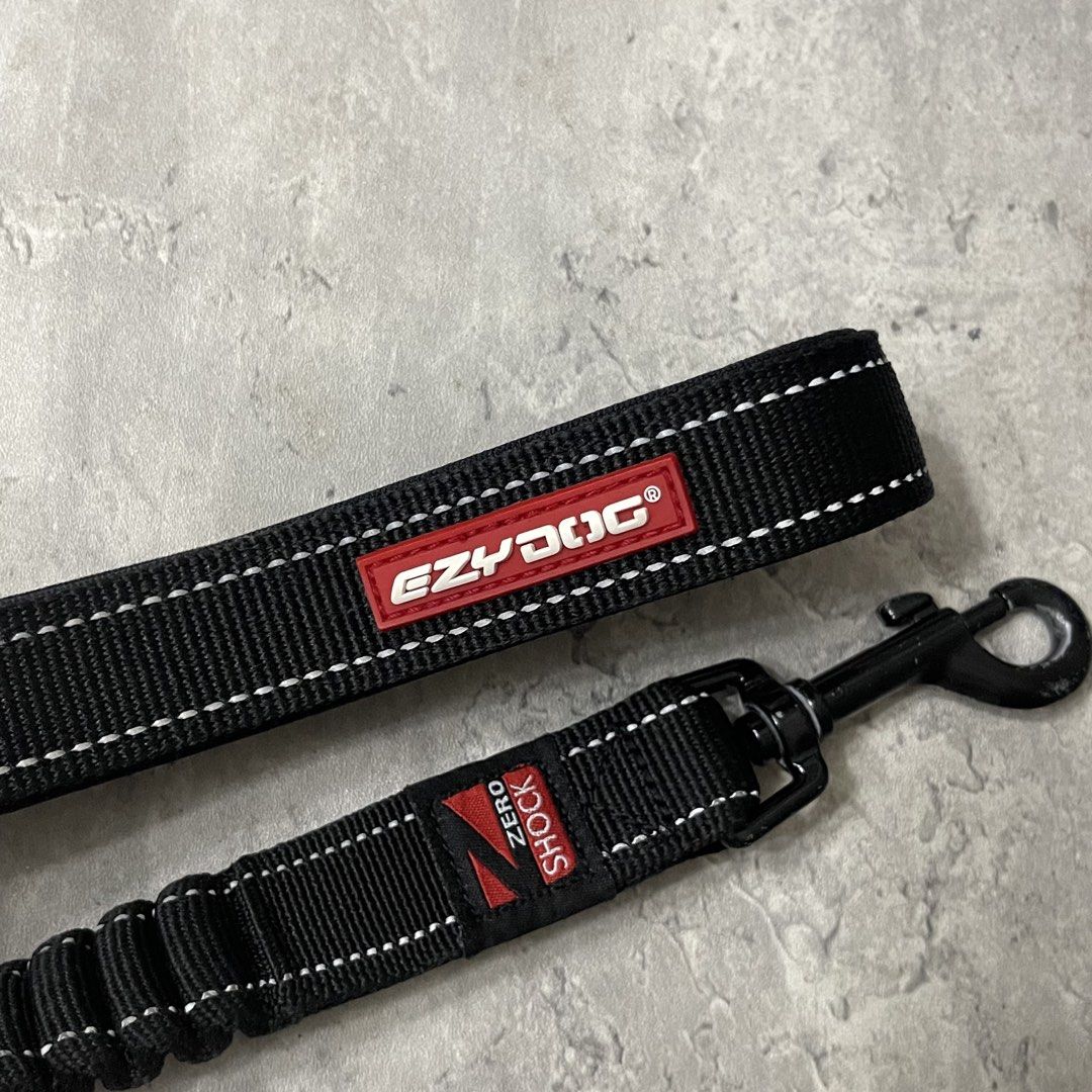 EzyDog Zero Shock Dog Leash 25 Inches Black (Category: Homes & Other Pet Accessories) located in General Trias. Submitted by abellu (Listing ID 1468383447, Image 3). Description: - SRP: ₱2499 - Brand: Ezy Dog Zero Shock - Color: Classic Black - Length: 25 inches - Shock-Absorbing Tech: Reduces sudden jolts and strain for a smoother walk - Comfortable Grip: Soft EVA handle for extra hand comfort - Night Safety: Built-in reflective trim for low-lig