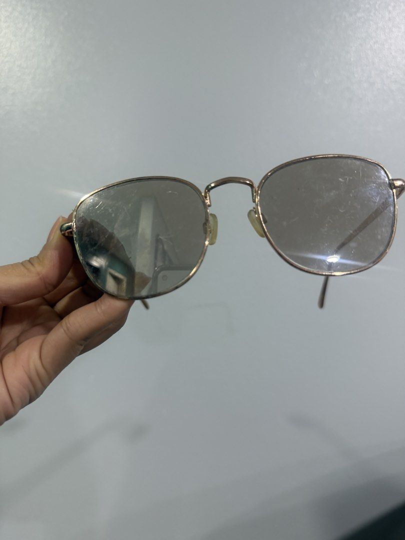 F21 shades (Category: Sunglasses & Eyewear) located in Quezon City. Submitted by destashingmycloset (Listing ID 1468335222, Image 2). Description: .