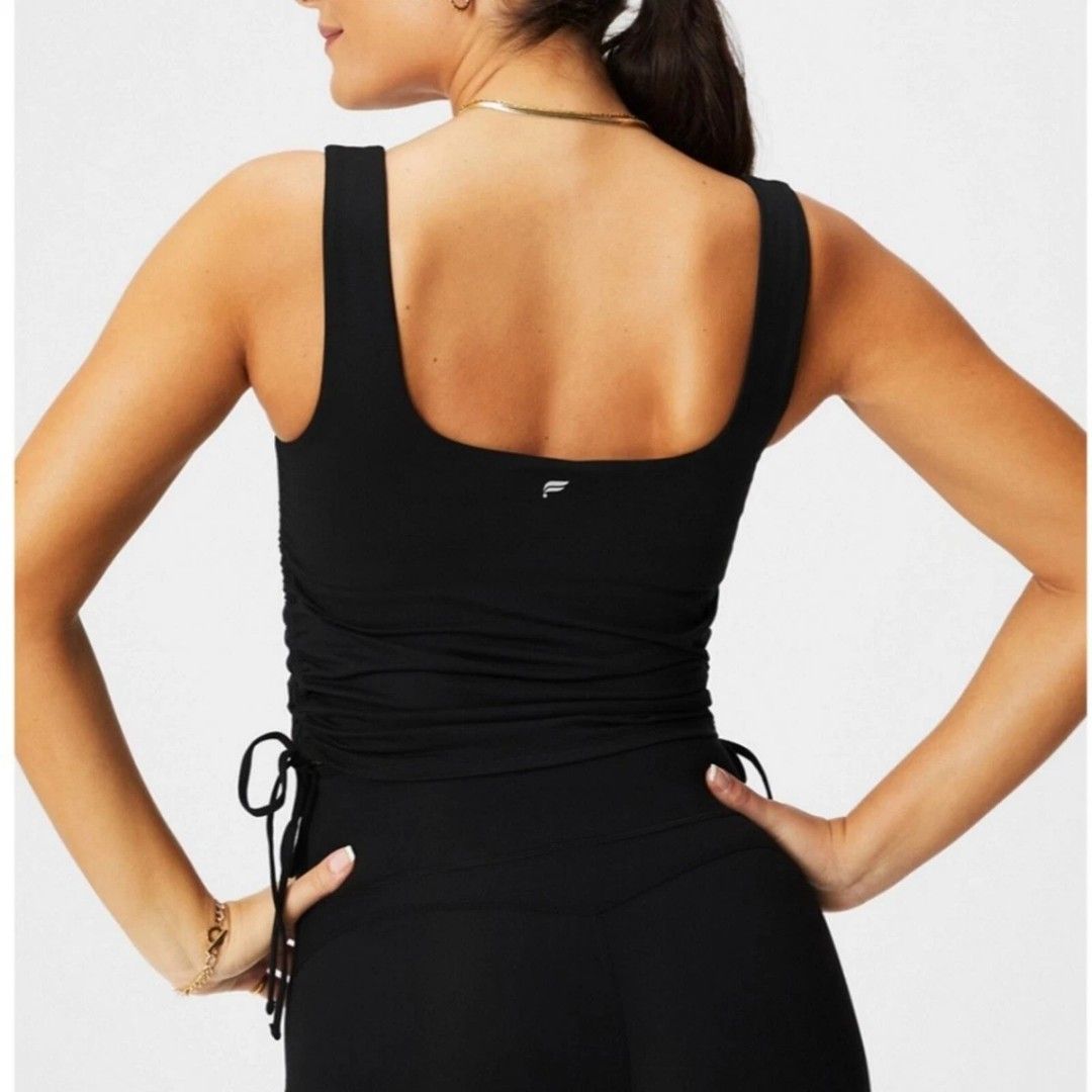 FABLETICS RUCHED BUILT IN BRA TANK (Category: Activewear) located in San Pedro. Submitted by cyanide.slug.cat (Listing ID 1468405046, Image 1). Description: xl 36-42" bust 20" length.