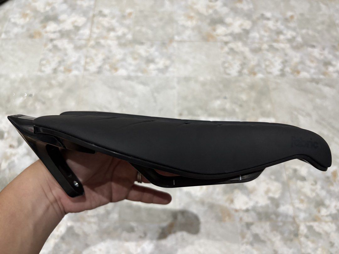 FABRIC tri saddle (Category: Bicycles) located in Muntinlupa City. Submitted by pinkmoscat.o (Listing ID 1468421749, Image 2). Description: Selling original Fabric triathlon saddle with BTS attachment and screws carbon rails Never used RFS: extra Shipping via lalamove or jnt shouldered by buyer Location: Muntinlupa Payment via Gcash, BPI, or RCBC only.