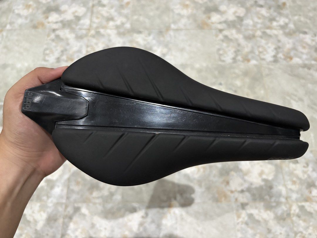 FABRIC tri saddle (Category: Bicycles) located in Muntinlupa City. Submitted by pinkmoscat.o (Listing ID 1468421749, Image 1). Description: Selling original Fabric triathlon saddle with BTS attachment and screws carbon rails Never used RFS: extra Shipping via lalamove or jnt shouldered by buyer Location: Muntinlupa Payment via Gcash, BPI, or RCBC only.