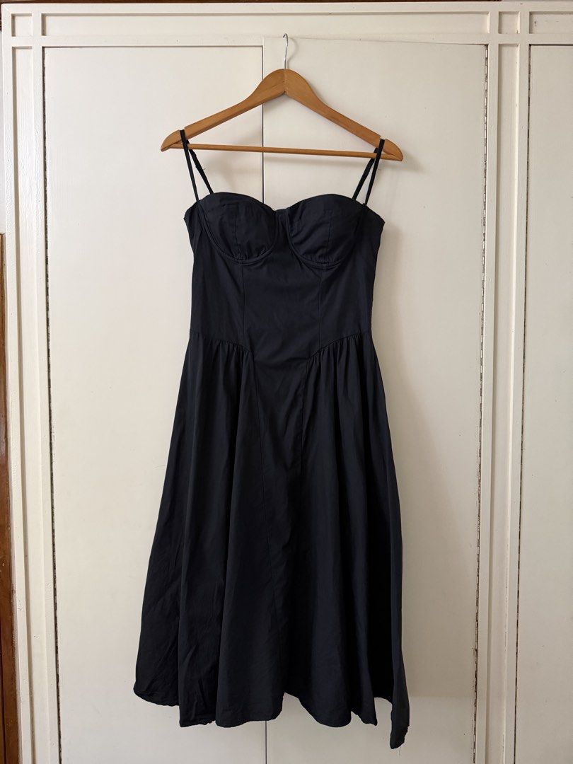 fave bustier dress (Category: Dresses) located in Cabanatuan. Submitted by brokegirlwholovesclothes (Listing ID 1468459236, Image 1). Description: - best fits size S-M - waist up to 28", length 41.5" - worn once .