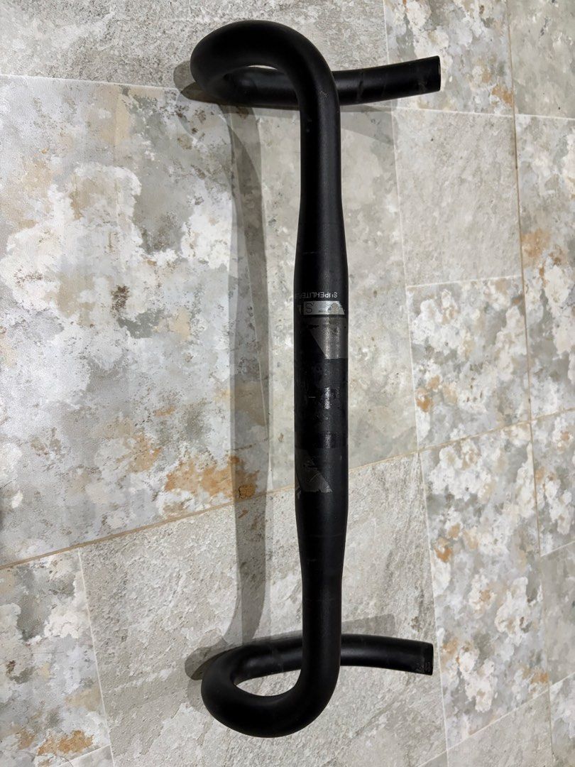 FELT flared dropbar (Category: Bicycles) located in Muntinlupa City. Submitted by pinkmoscat.o (Listing ID 1468435836, Image 1). Description: Selling Felt flared drop bar 42cm, aluminum RFS: upgrade Shipping via lalamove shouldered by buyer Location: Muntinlupa Payment via Gcash, BPI, or RCBC only.