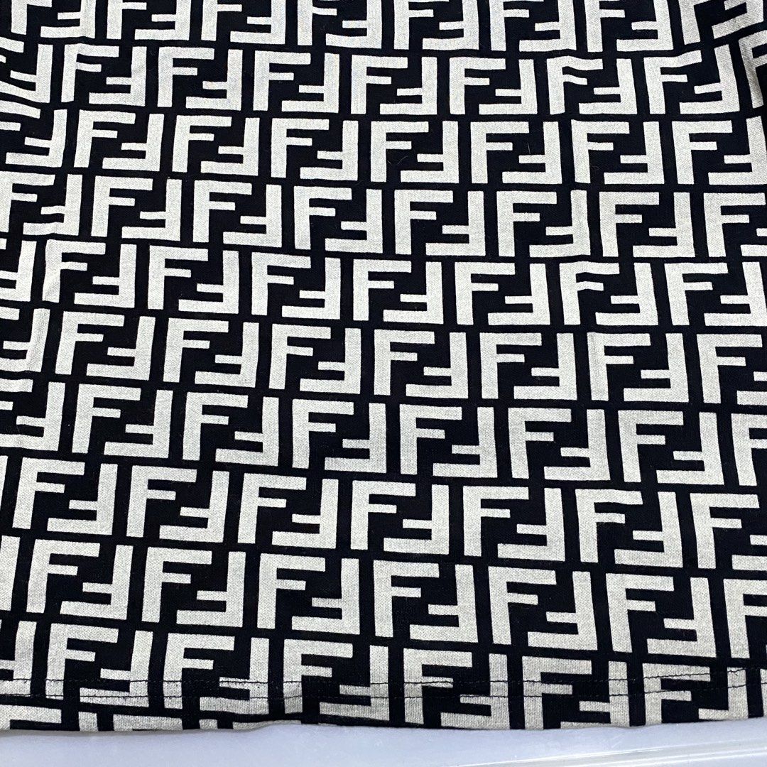 Fendi AOP (Category: Shirts) located in Mabalacat. Submitted by stellargarments (Listing ID 1468352731, Image 2). Description: Length : 22 Width : 20 Condition : 9.5/10 MALAMBOT STRETCHY COLOR GANDA LOGOS & TELA COMFY NG TELA MAKINISPA MISMONG TELA NA YUNG LOGOS SUPER NICE & KINIS! VERY COMFY & SMOOTH ON SKIN CUT TAGS ONLY NEED WASH NO MAJOR STAIN FRESH FROM BALE.