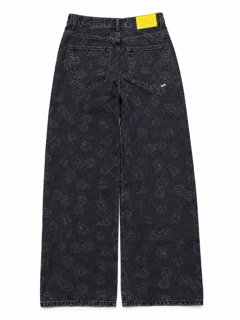 AOP Field worker x Smiley World Collab Jeans (Category: Jeans) located in Palo. Submitted by kat.bins (Listing ID 1468398215, Image 2). Description: Dimes Waist - 32 Length -41 Thigh - 11 Leg hole - 9 .