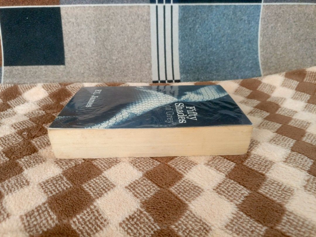Fifty Shades of Grey (Category: Storybooks) located in Bambang. Submitted by axela21 (Listing ID 1462810753, Image 3). Description: Fifty Shades of Grey Yung Plastic cover lang ang lukot okay naman yung book cover.