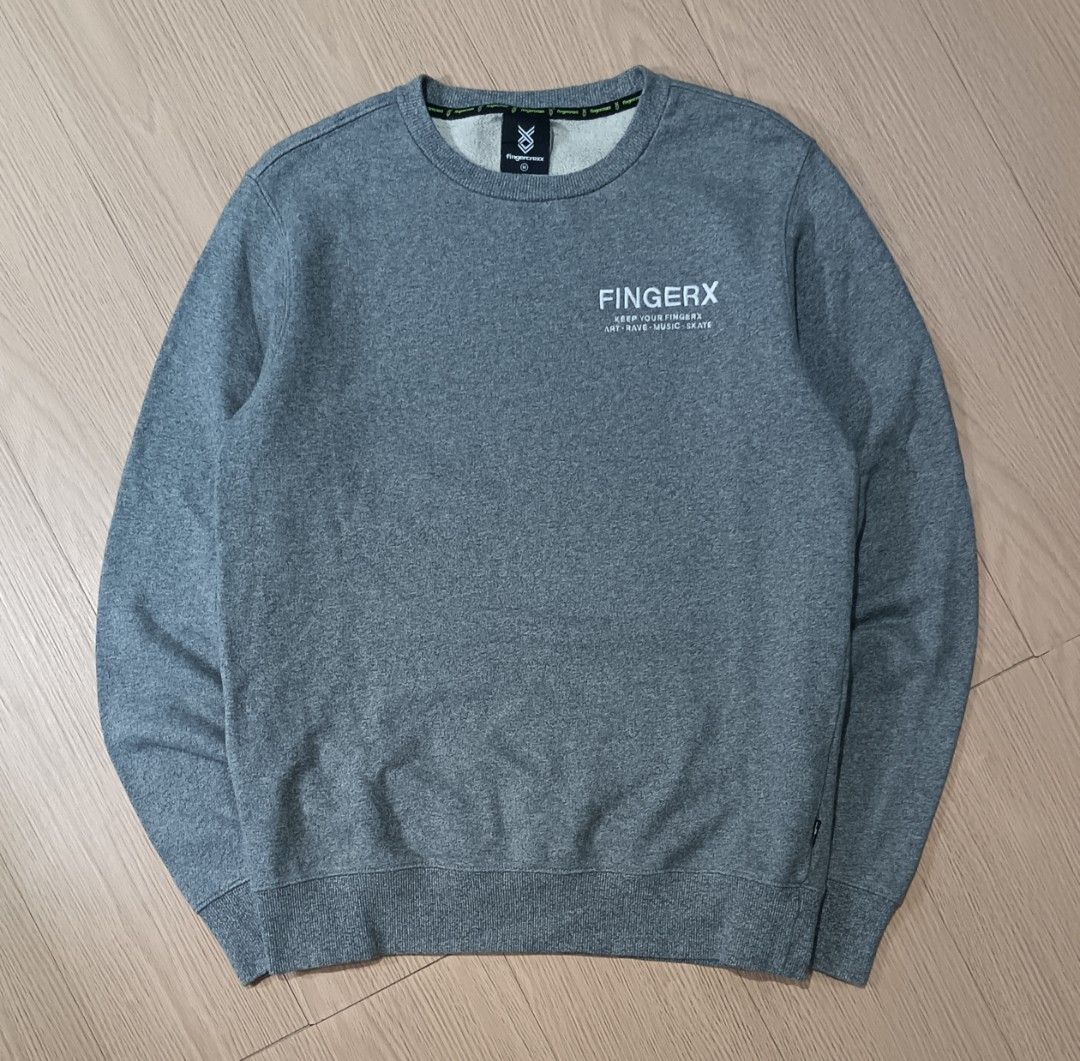 FINGERCROXX GRAY SWEATSHIRT WITH BACK DETAILS (Category: Coats, Jackets and Outerwear) located in Cavite. Submitted by marcuz.lifestyle (Listing ID 1468312441, Image 1). Description: WIDTH:19.5 LENGTH:26 EXCELLENT CONDITION NO ISSUE COLOR RATE:9.8/10 MOP:GCASH DELIVERY COURIER:JNT LOCATION:IMUS CAVITE.
