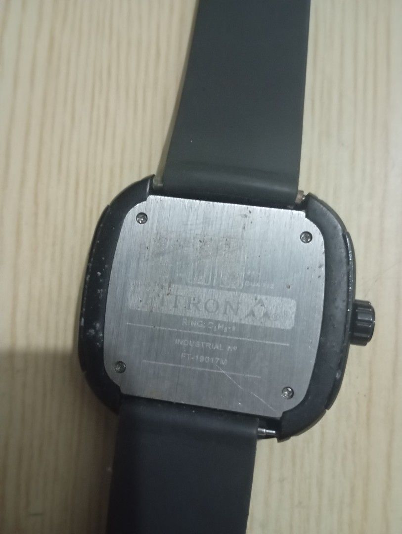 Fitron (Category: Men's Watches) located in Las Pinas. Submitted by quick_deals_great_finds2 (Listing ID 1468443098, Image 3). Description: Original good working condition Quartz with battery.