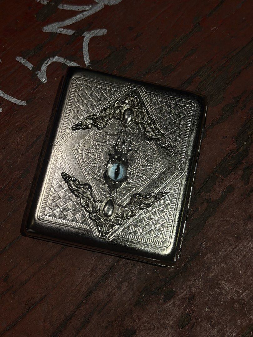FLEXY EYE SCREAM CIG CASE (Category: Accessory Holder, Box & Organizers) located in Manila. Submitted by flexy.mnl (Listing ID 1468397470, Image 1). Description: .