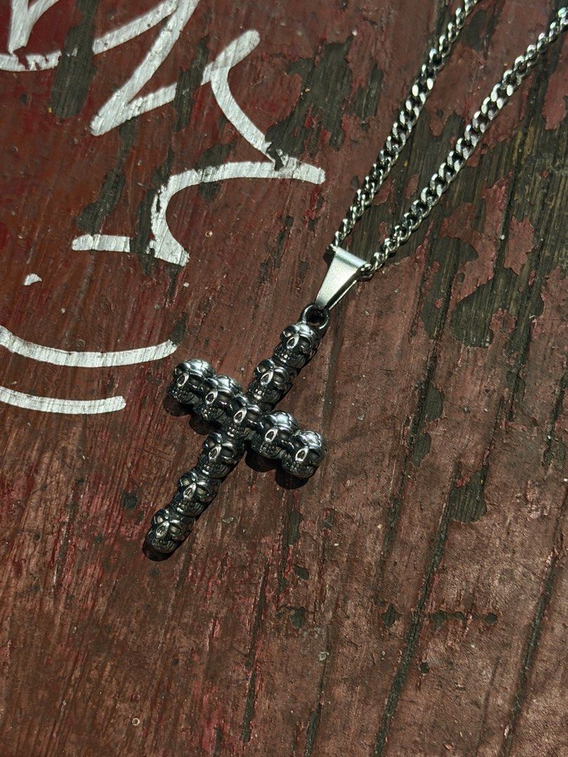 FLEXY SKULL CROSS TITANIUM NECKLACE (Category: Necklaces) located in Manila. Submitted by flexy.mnl (Listing ID 1468396918, Image 1). Description: .