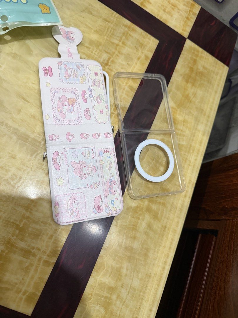 Flip 7 case (Category: Cases & Sleeves) located in Pasig City. Submitted by periwinklepeach (Listing ID 1468386464, Image 1). Description: No flaw Take all.