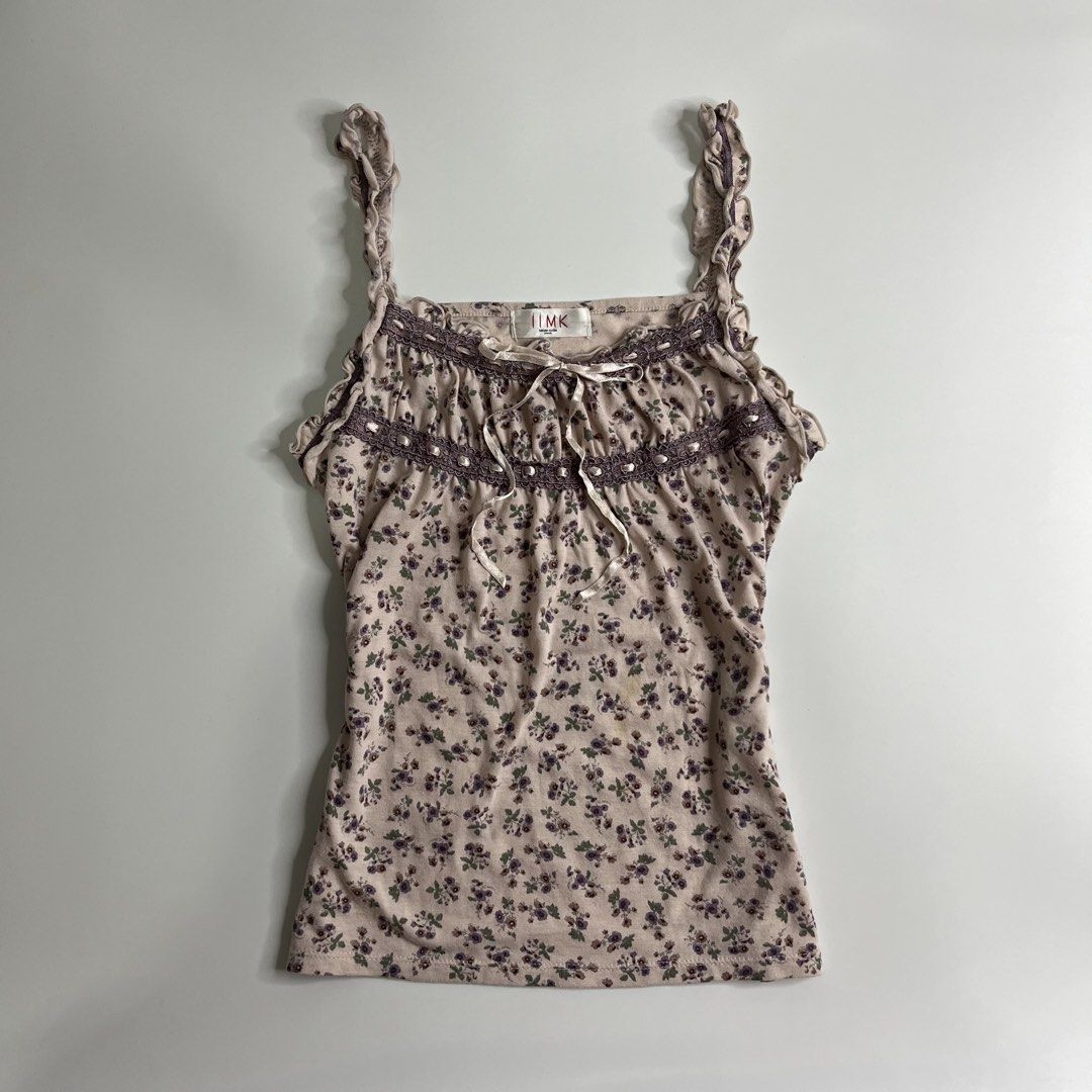 floral cami top (Category: Sleeveless) located in Cavite. Submitted by kaoruinthe.attic (Listing ID 1468307125, Image 1). Description: .