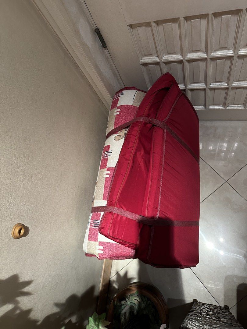 Foldable Mattress - Queen Sized 2in Thick (Category: Bed Frames & Mattresses) located in Quezon City. Submitted by Hussey (Listing ID 1468349174, Image 2). Description: .
