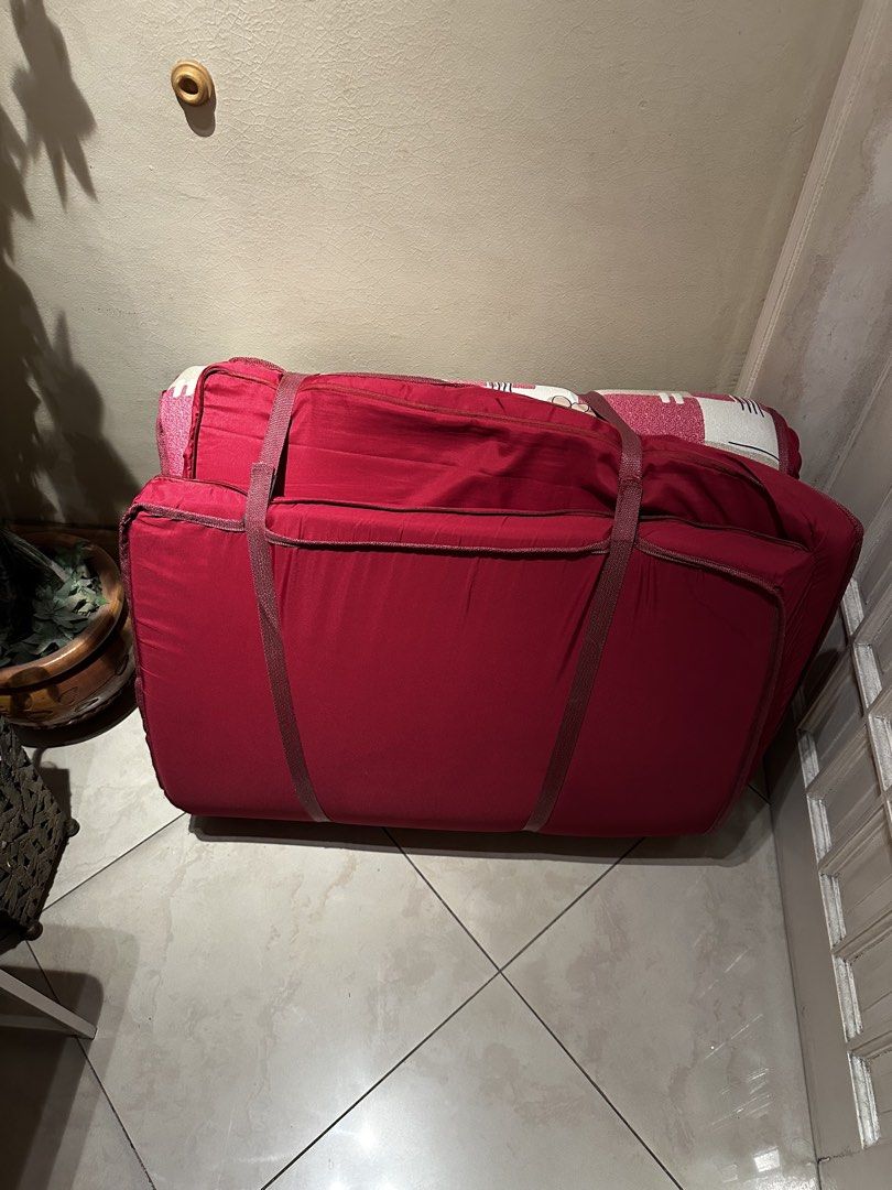 Foldable Mattress - Queen Sized 2in Thick (Category: Bed Frames & Mattresses) located in Quezon City. Submitted by Hussey (Listing ID 1468349174, Image 1). Description: .