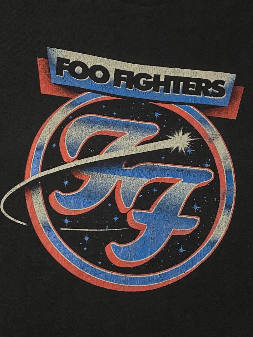 Foo fighters | band shirt (Category: Tshirts & Polo Shirts ) located in Las Pinas. Submitted by all_details_posted (Listing ID 1468423918, Image 3). Description: dark gray actual color crackprints, minimal pit stain.