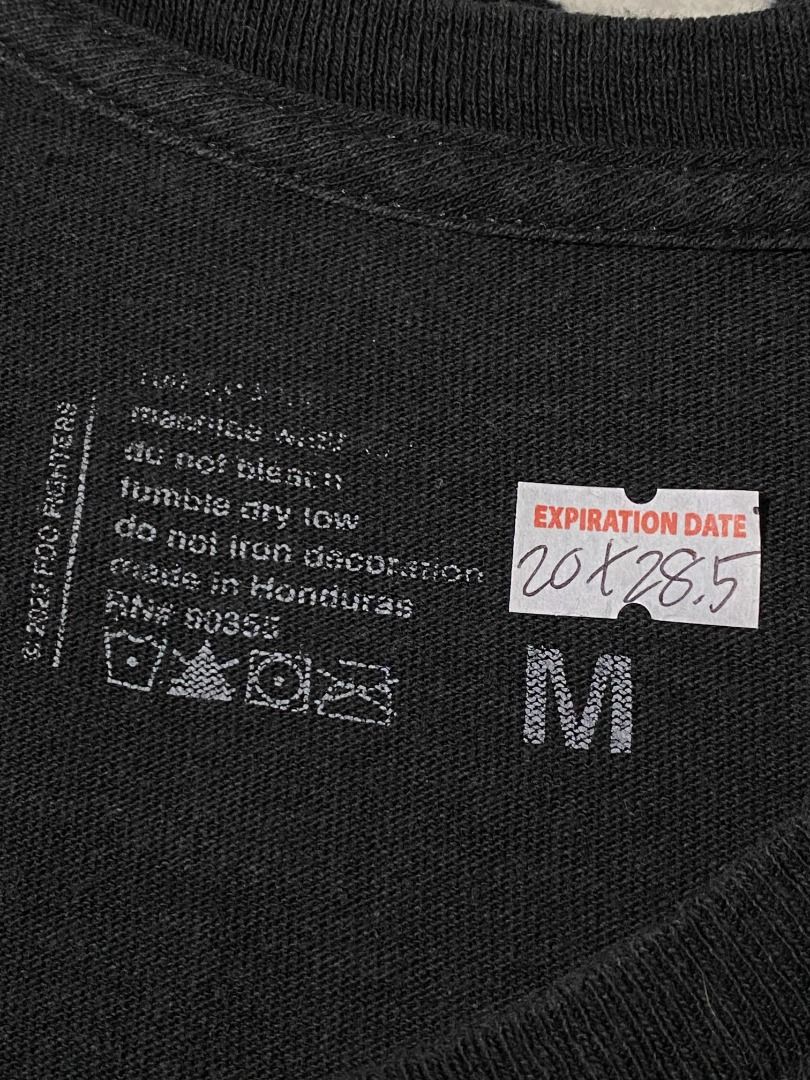 Foo fighters | band shirt (Category: Tshirts & Polo Shirts ) located in Las Pinas. Submitted by all_details_posted (Listing ID 1468423918, Image 2). Description: dark gray actual color crackprints, minimal pit stain.