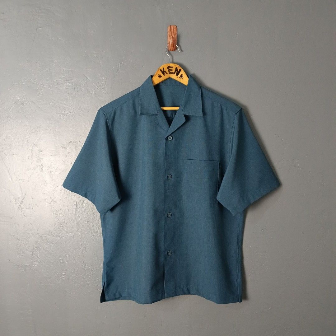 For Men - GU - Dry Open Collar (Category: Tshirts & Polo Shirts ) located in Bacolod City. Submitted by drop.ph (Listing ID 1468386301, Image 1). Description: GU - Dry Open Collar Shirt Authentic *Size M - 22x27 *Excellent *No Flaws *Price: 680php *Add SF if outside Bacolod Cit y.